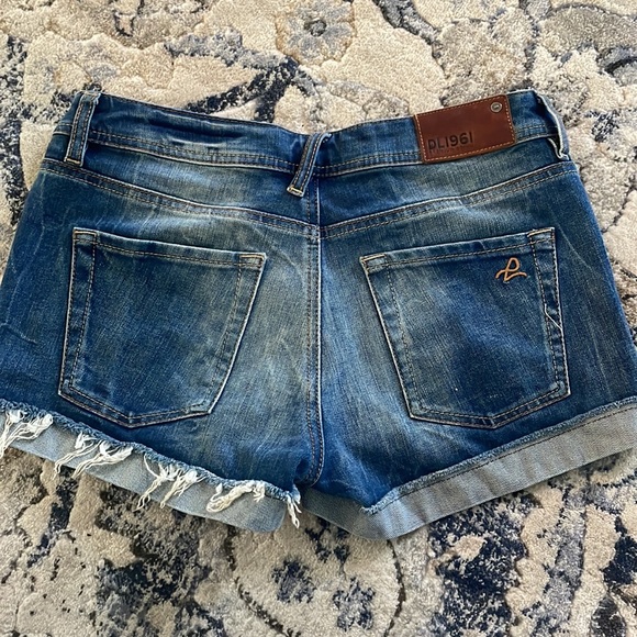 DL1961 Jean Short - Picture 2 of 4